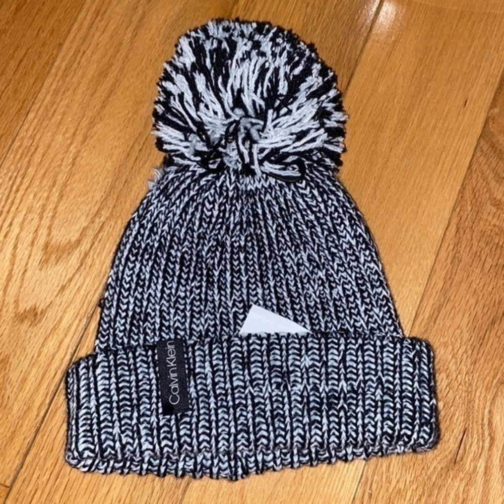 NEW Calvin Klein black & white hat with pom